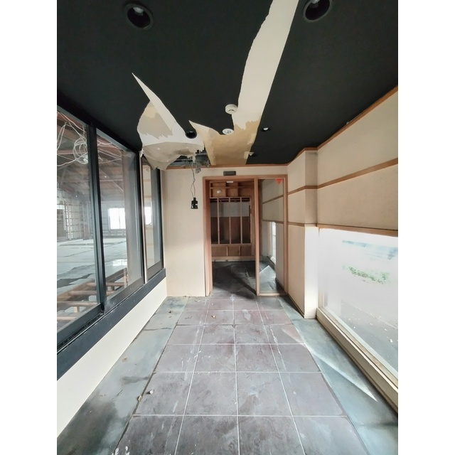 蘇原三柿野町958番地2店舗の玄関