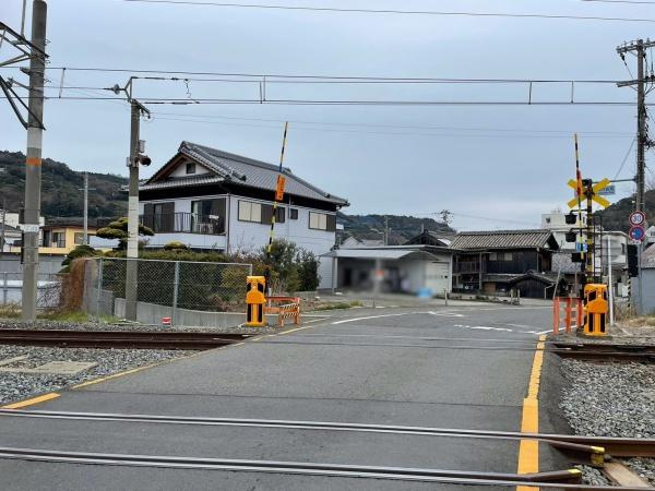 下津町黒田　土地の前面道路含む現地写真
