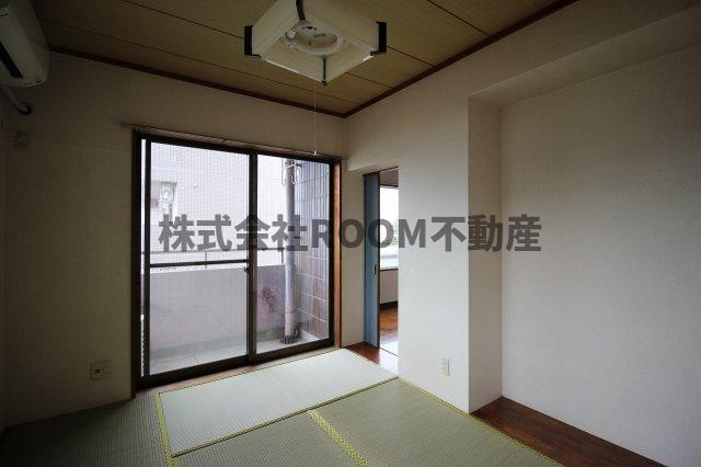 都城市一万城町の賃貸マンションの和室|和室、ちょっとしたくつろぎスペースにいかがでしょうか