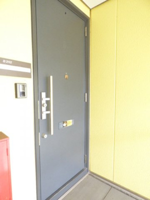 【玄関】 | ルミエール八町牟田