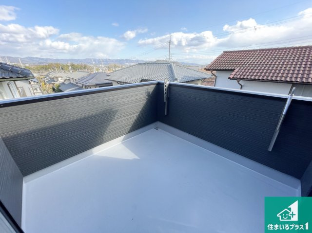 川辺郡猪名川町白金　第2期　新築一戸建てのバルコニー|ワイドバルコニーは洗濯物を干すスペースが広いのでご家族が多くても安心！