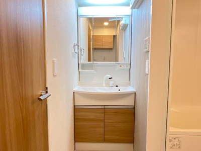 【洗面所】 | ガレージハウス・ヒューゴ | 洗髪洗面化粧台