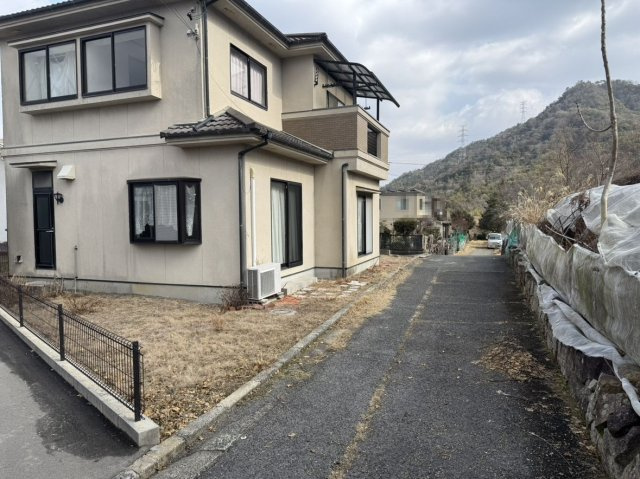 【前面道路含む現地写真】