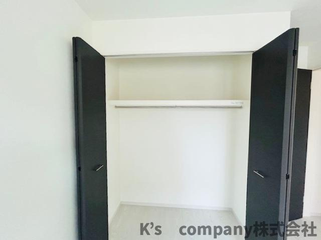 茅ヶ崎市柳島2丁目　新築戸建　1号棟の収納|洋室5.2帖の収納スペース◇
