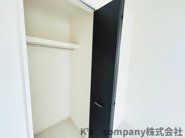 茅ヶ崎市柳島2丁目　新築戸建　1号棟の収納|洋室5.2帖の収納スペース◇