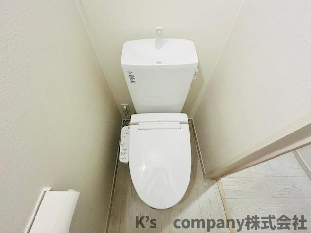 茅ヶ崎市柳島2丁目　新築戸建　1号棟のトイレ|白を基調とした清潔感のあるトイレ◇