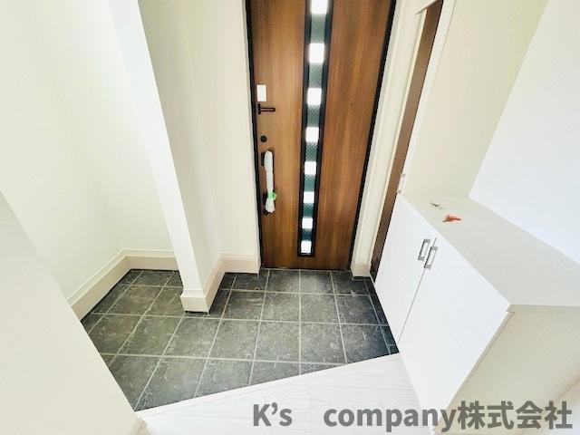 茅ヶ崎市柳島2丁目　新築戸建　1号棟の玄関|玄関周辺スペース◇