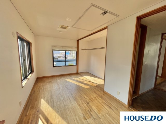 中古戸建兼事務所　桐生市仲町3丁目の洋室|洋室です