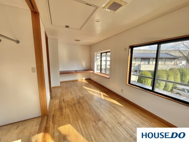 中古戸建兼事務所　桐生市仲町3丁目の洋室|ゆったりした洋室です