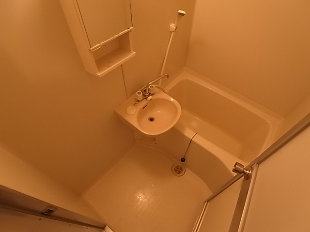 神戸市長田区前原町２丁目のアパートの浴室|浴室