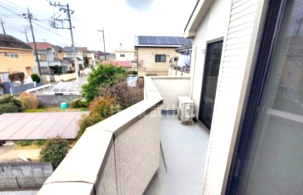 【バルコニー】 | 川越市小堤 | 暖かな日差しのふりそそぐバルコニー