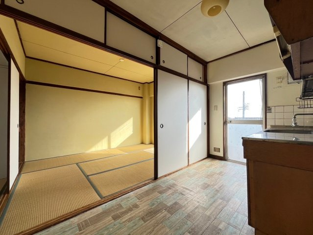 県営西舞子厚生年金住宅2号棟の居間・リビング
