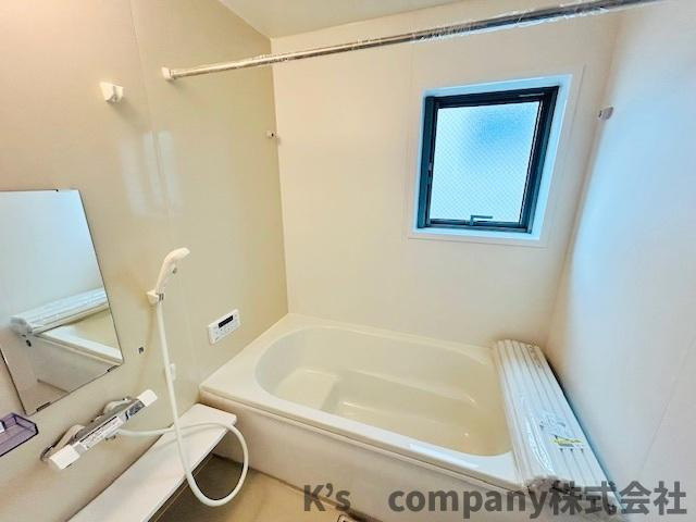 ◎茅ヶ崎市柳島2丁目　新築戸建　2号棟の浴室|白を基調とした清潔感のある浴室スペース◇