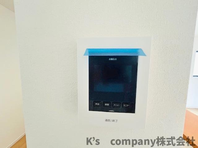 ◎茅ヶ崎市柳島2丁目　新築戸建　2号棟のセキュリティ|訪問者の顔が確認できるテレビモニター付きインターホン☆