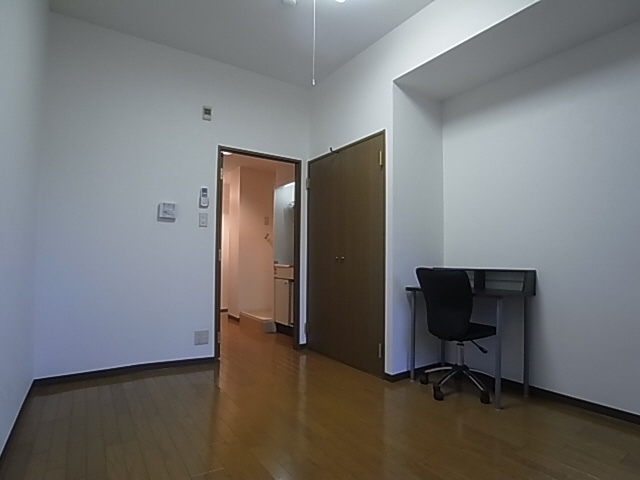 神戸市須磨区大田町２丁目の賃貸マンションの居間・リビング|リビング室内