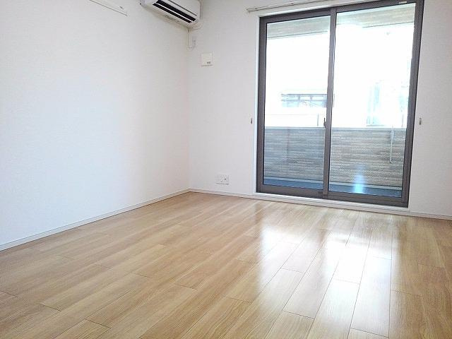 フロッグスリープの洋室