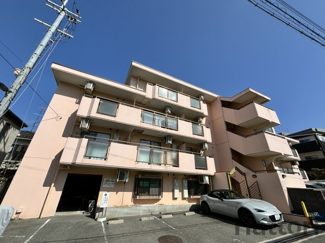 ロイヤルコート上池田の外観