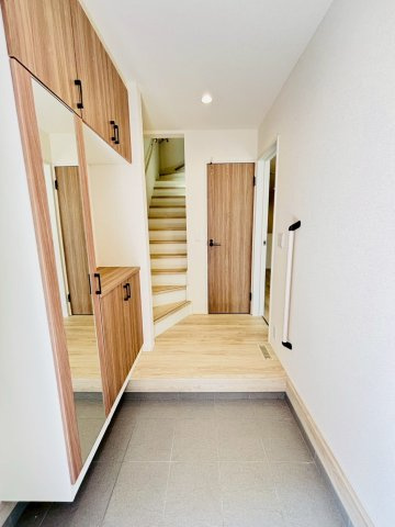 リナージュ／東区東野2丁目第1期／２号棟の玄関