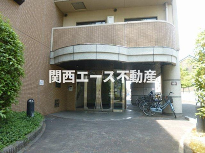【エントランス】 | シャルマン・シェソワ