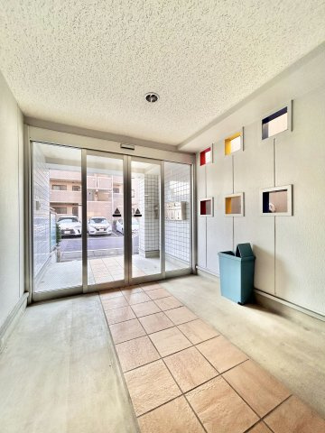 プランドールいりなかのエントランス