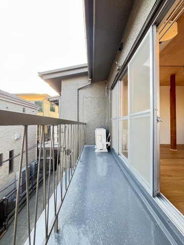 神戸1人親家庭支援住宅のバルコニー