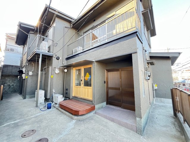 神戸1人親家庭支援住宅の外観