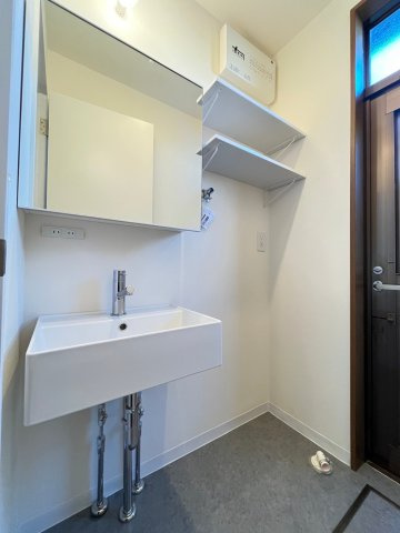 神戸1人親家庭支援住宅の洗面所