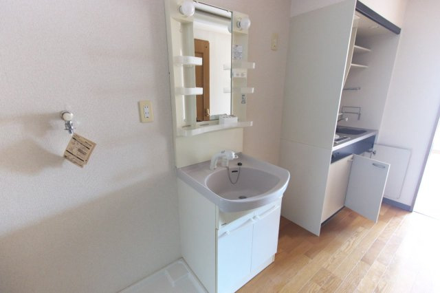 サンマリンＨＩＲＯの独立洗面台
