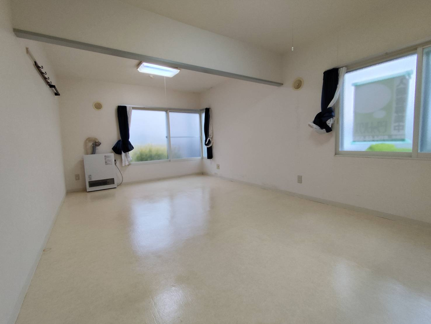 釧路市新橋大通３丁目の賃貸マンションの居間・リビング