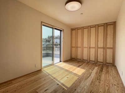 【洋室】 | 甲陽園目神山町中古戸建 | 使い勝手のいい洋室です