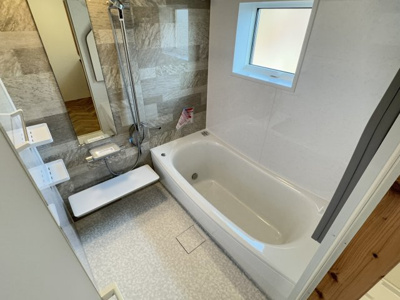 【浴室】 | 甲陽園目神山町中古戸建 | 日々の暮らしに欠かせないお風呂です