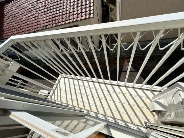 新美ハイツの外観