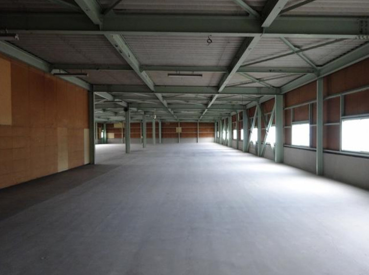 狭山市鵜ノ木の倉庫の内装