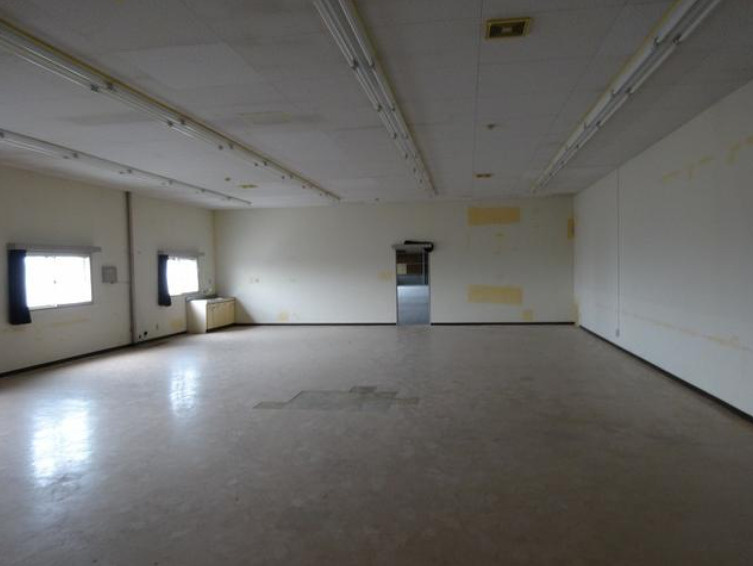 狭山市鵜ノ木の倉庫の内装