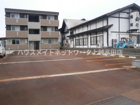 フォーシーズンズの駐車場|駐車場