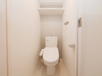 【トイレ】 | エスリード難波ザ・アーク | 落ち着いた色調のトイレです