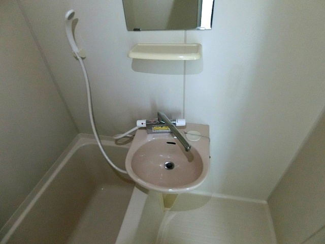 シャトレー御殿山の洗面所|写真は同建物201号室です。