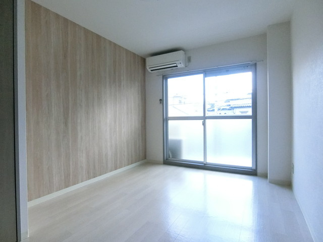 シャトレー御殿山の居間・リビング|写真は同建物201号室です。