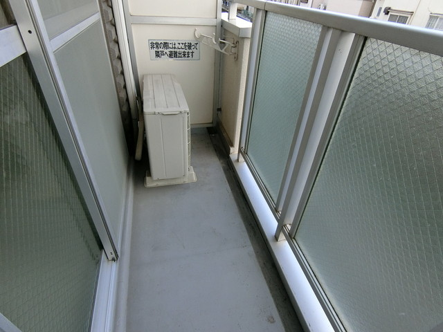 シャトレー御殿山のバルコニー|写真は同建物201号室です。