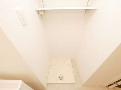 【設備】 | アドバンス難波ラシュレ | 洗濯機置き場です