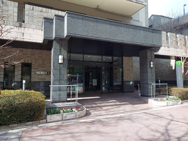 ラ・ビスタ宝塚エスティオ2番館のエントランス