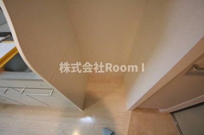 【内装】 | SEST北浜 | 明るい室内です