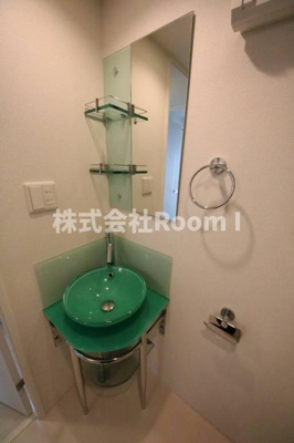 【独立洗面台】 | SEST北浜 | 朝の支度にも助かる、独立の洗髪洗面化粧台