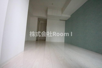 【寝室】 | SEST北浜 | 広くて明るい寝室