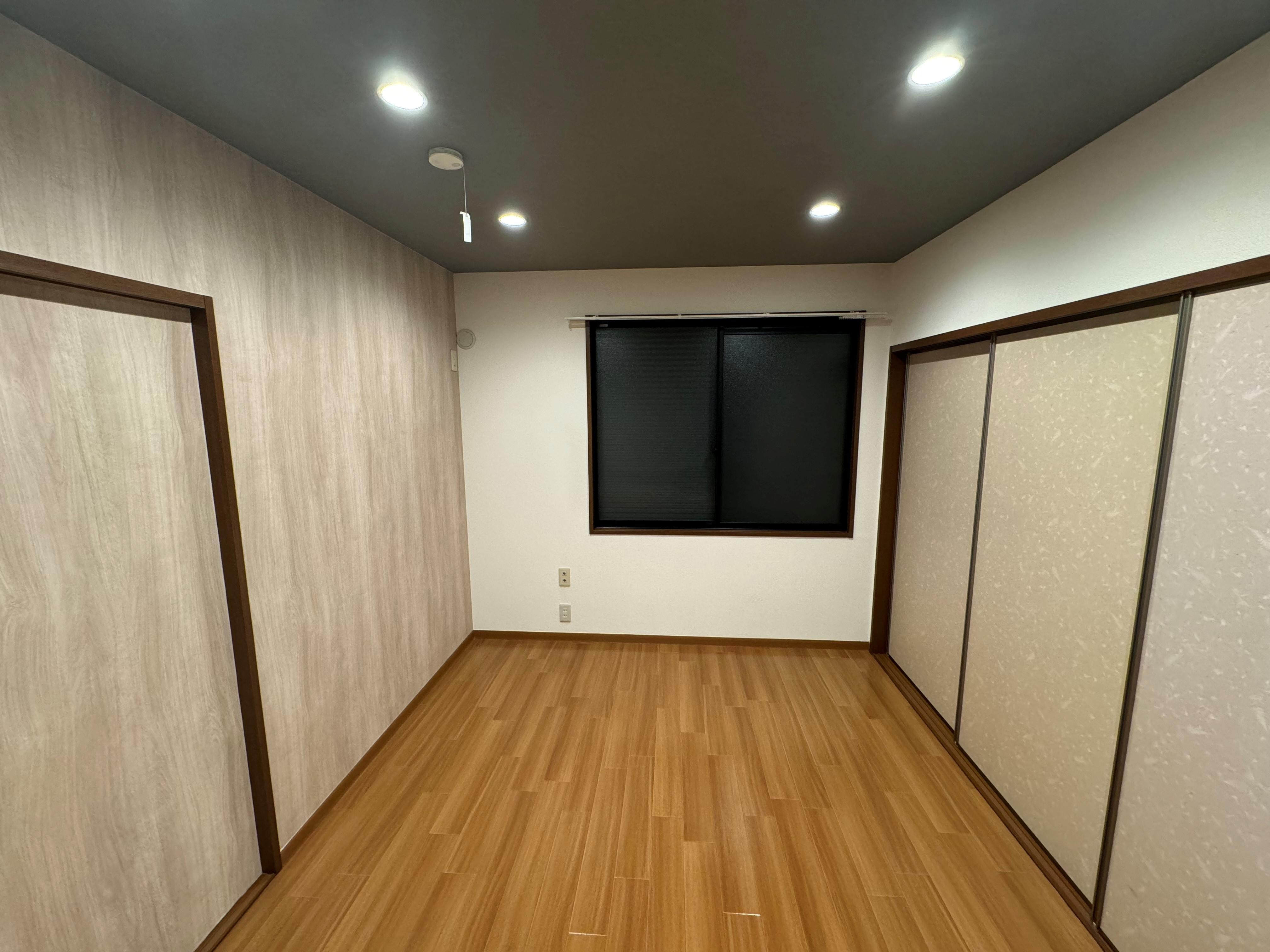 フローレス岡崎A