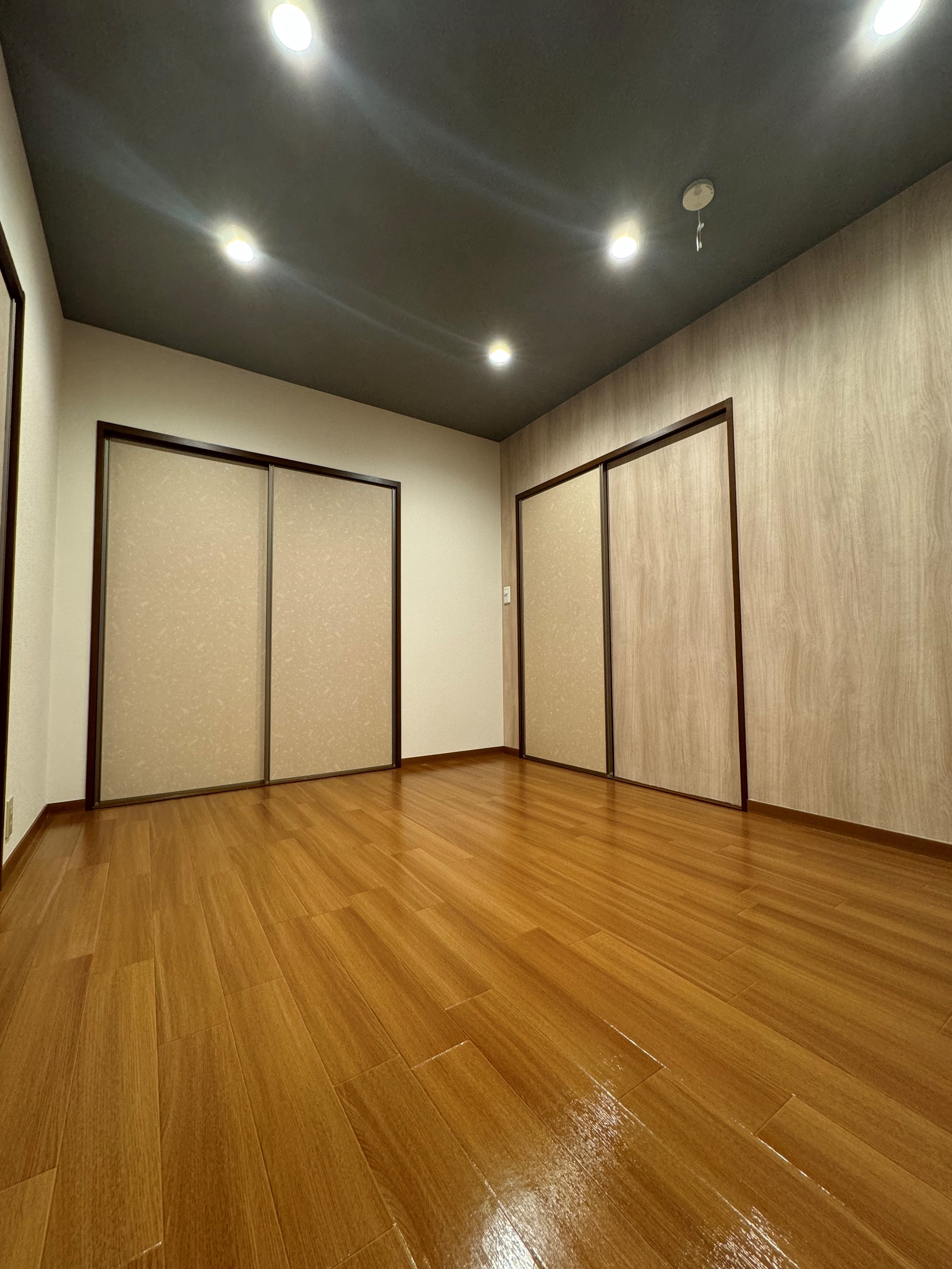 フローレス岡崎A