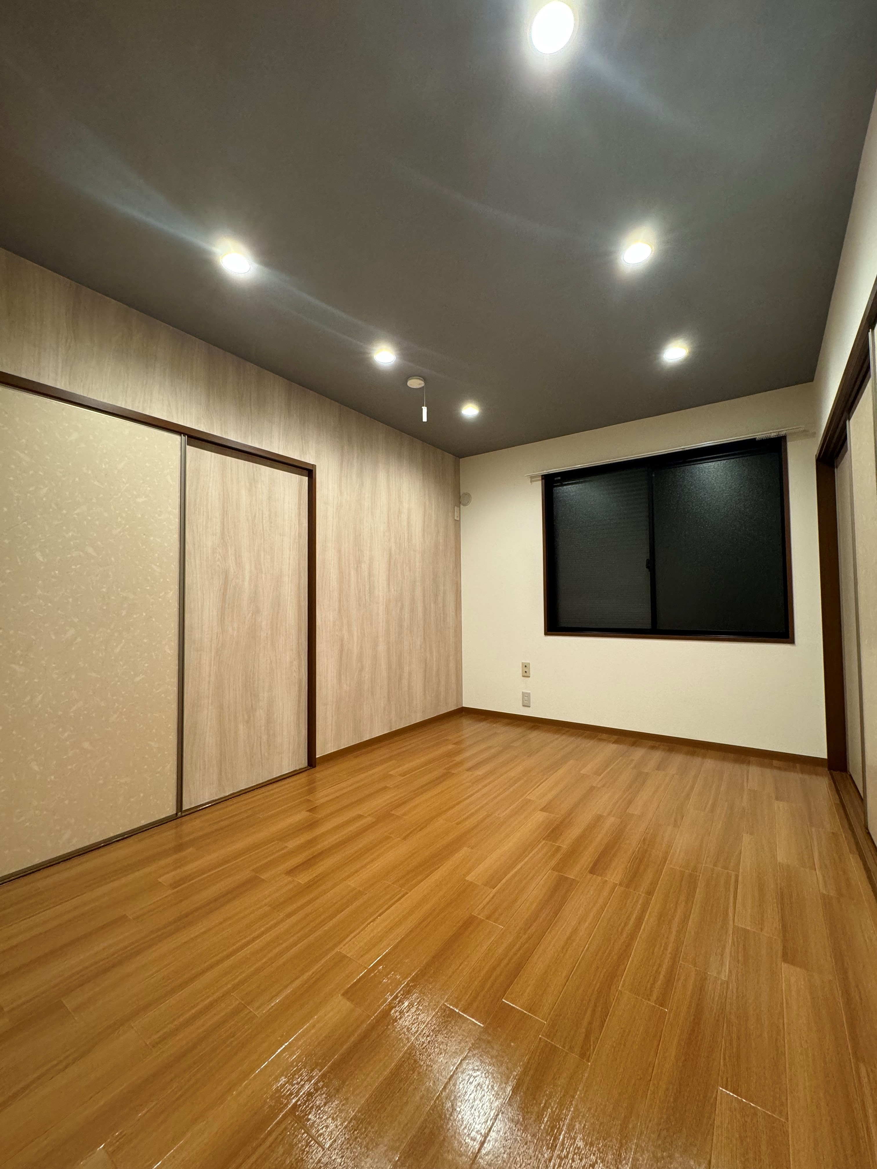 フローレス岡崎A