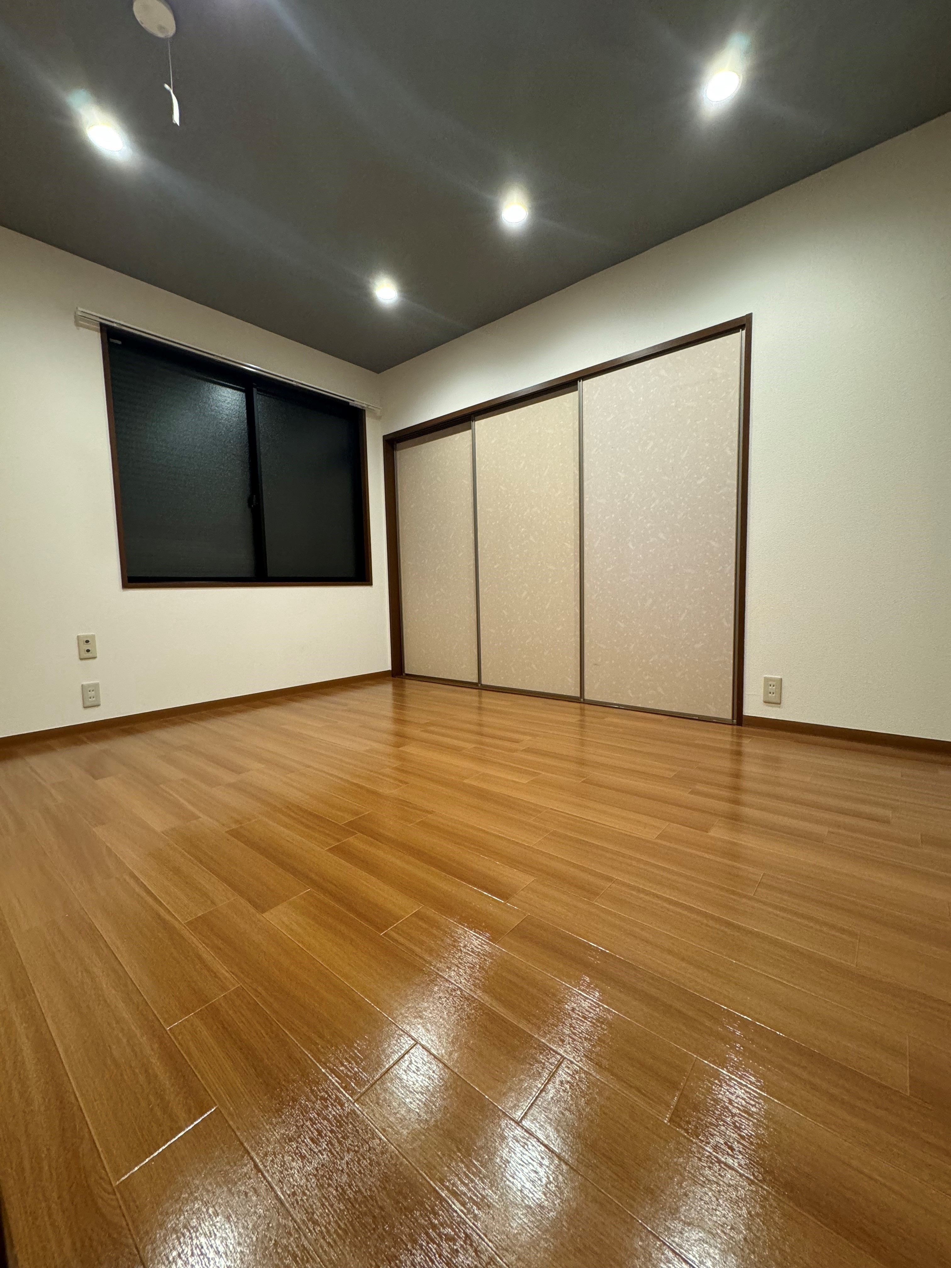 フローレス岡崎A