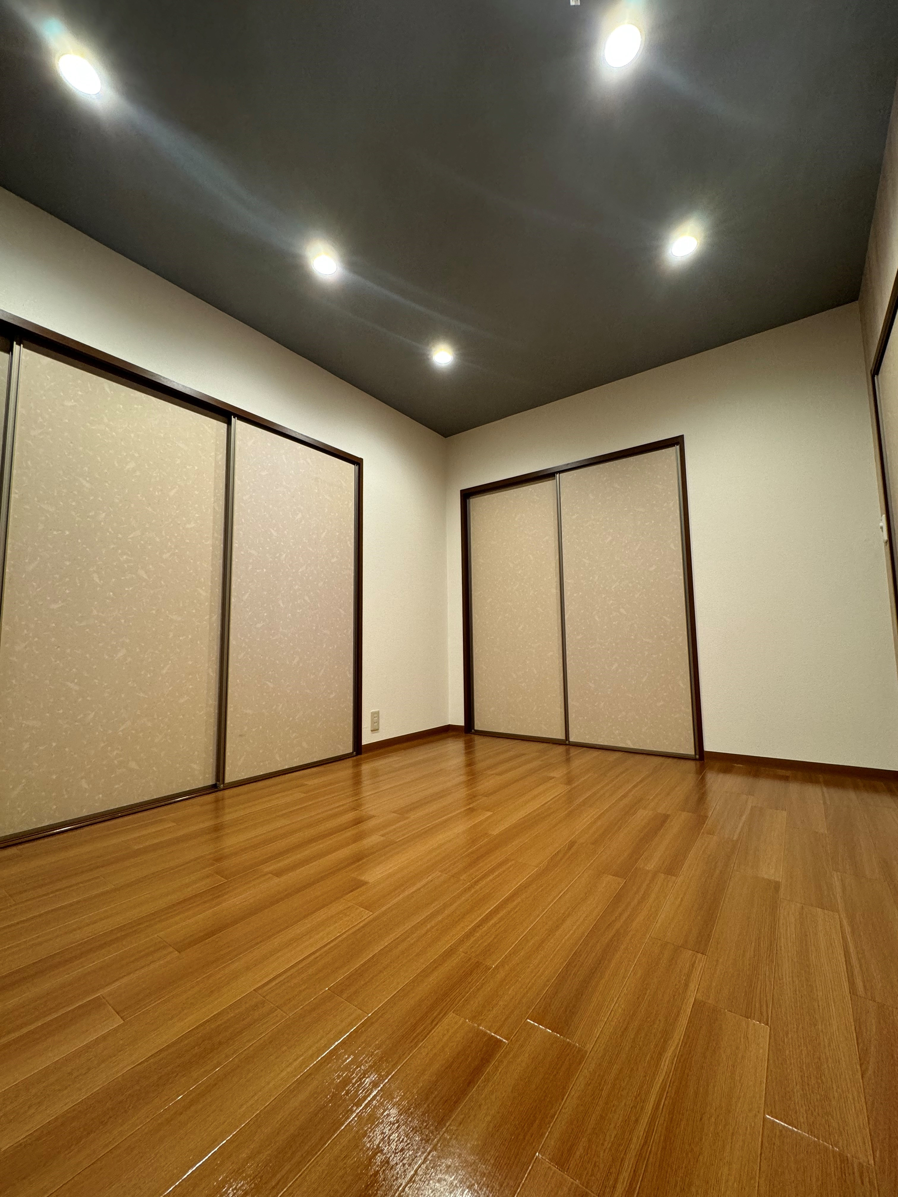 フローレス岡崎A