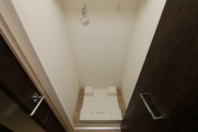 【設備】 | リヴェント難波サウス | 洗濯機置き場です